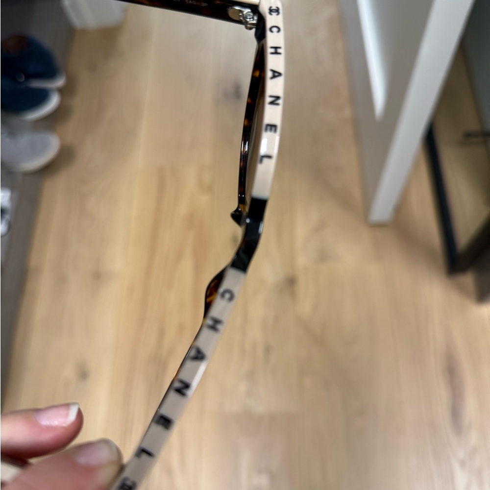 Chanel 5414 tortoise sunglasses - Picture 3 of 12